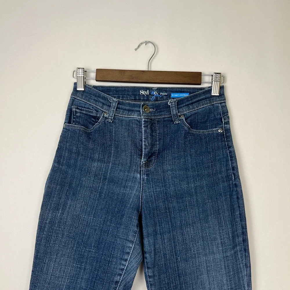 EUC Style & Co women’s petite jeans with Tummy Control - Picture 6 of 6